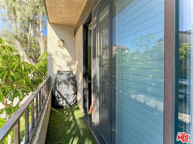 Foto del edificio - 8701 Falmouth Ave