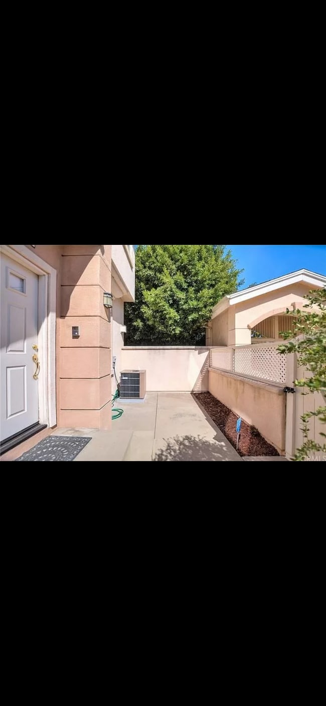 Building Photo - 5740 S Glennie Ln