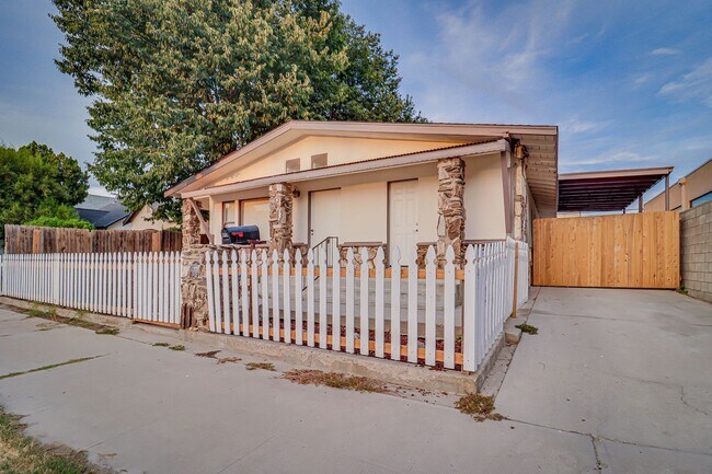 Building Photo - 2106 E St
