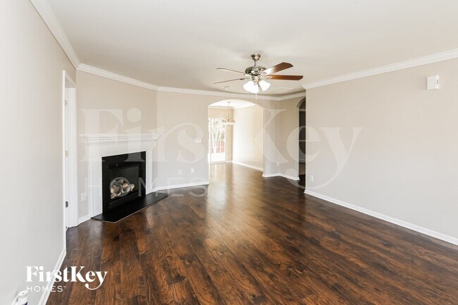 Foto del edificio - 6824 Parkers Crossing Dr