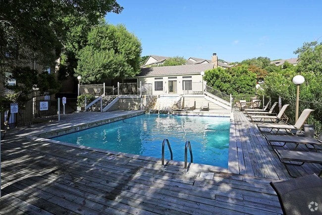 Pool - Silver Creek Apartments