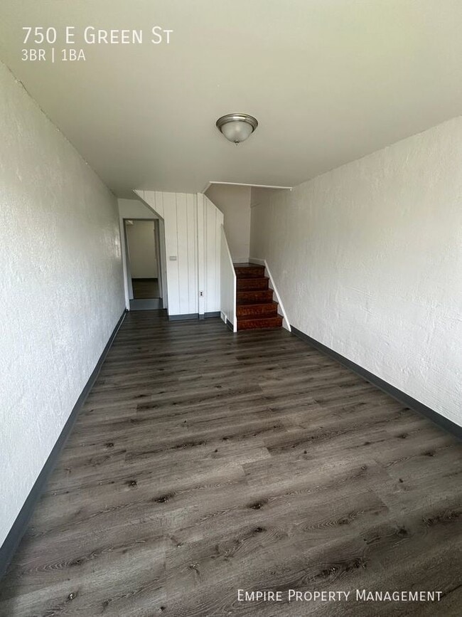 Foto del edificio - 750 E Green St