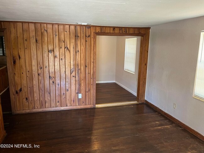Building Photo - 1624 Linden Ave