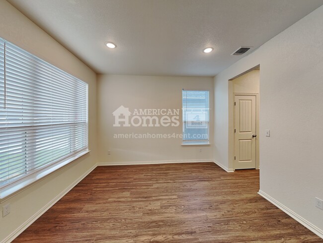Building Photo - 2711 Geronimo Creek