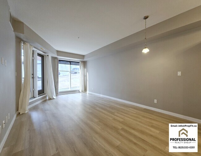 Photo du bâtiment - 10503-10598 98 Ave NW