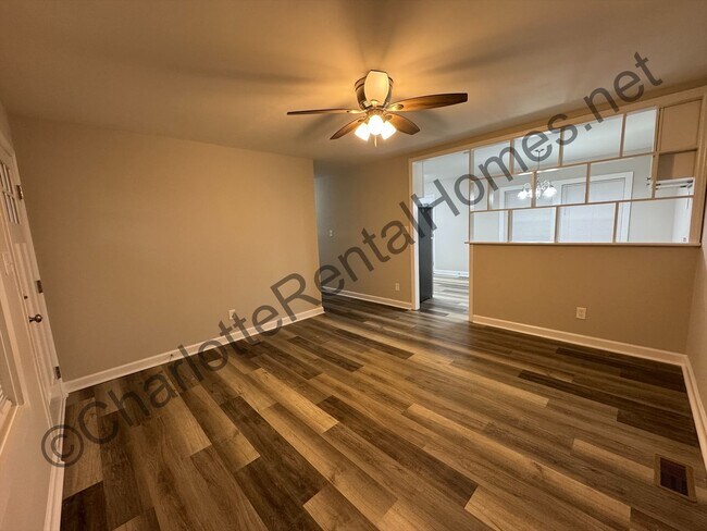 Foto del edificio - 3 bedroom home in Charlotte!