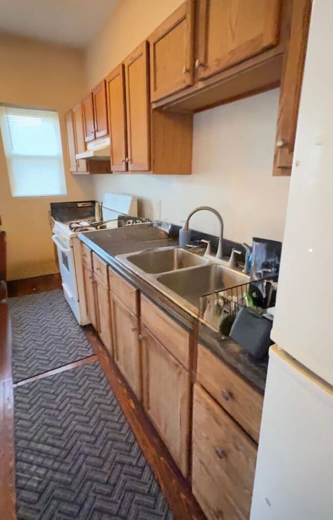 Building Photo - 283 W Main St