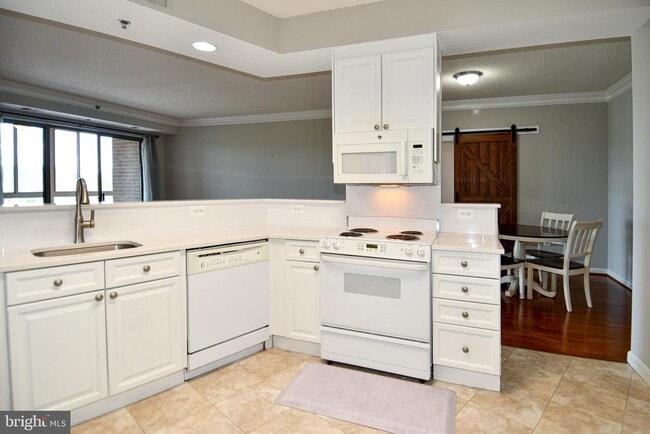 Building Photo - 3100 N Leisure World Blvd