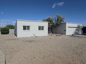 Building Photo - 3301 S Terrace Rd