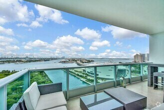 Building Photo - 900 Biscayne Blvd