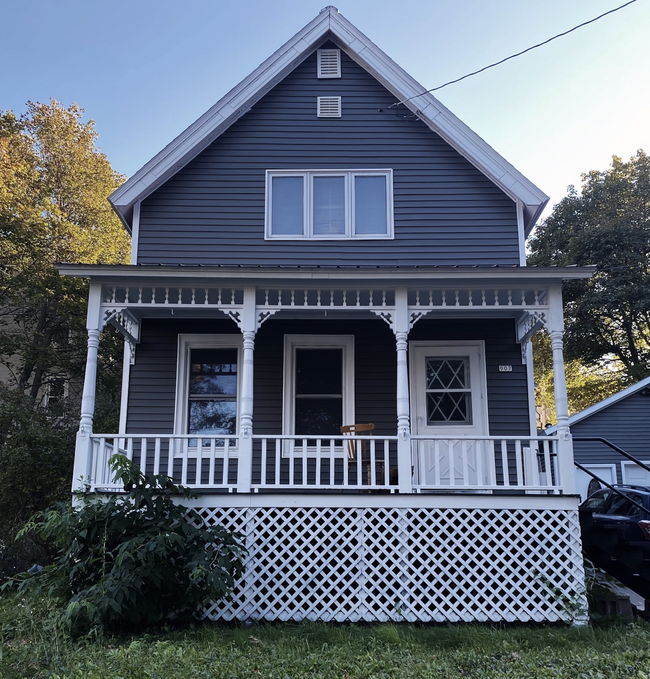 Building Photo - 907 Ruby Ave