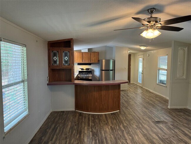 Building Photo - 486 Mesquite