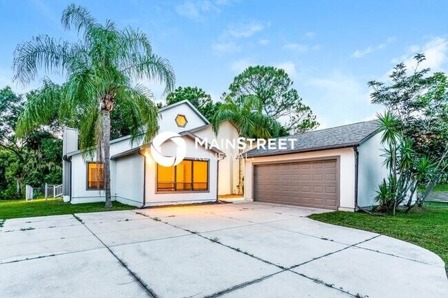 Foto del edificio - 3 Bedroom Pet-Friendly Home in SARASOTA, FL with Main Street Renewal