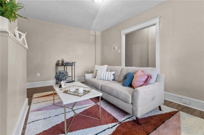 Foto del edificio - 6517 Dean St