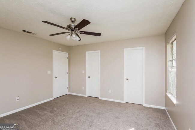 Building Photo - 4421 Wellington Terrace