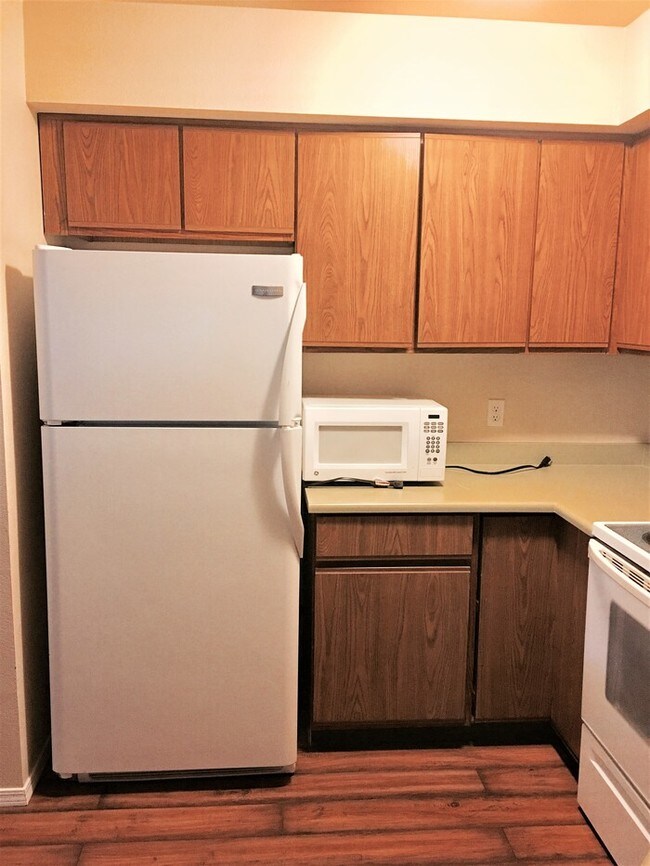Building Photo - Gorgeous Condo in Centennial