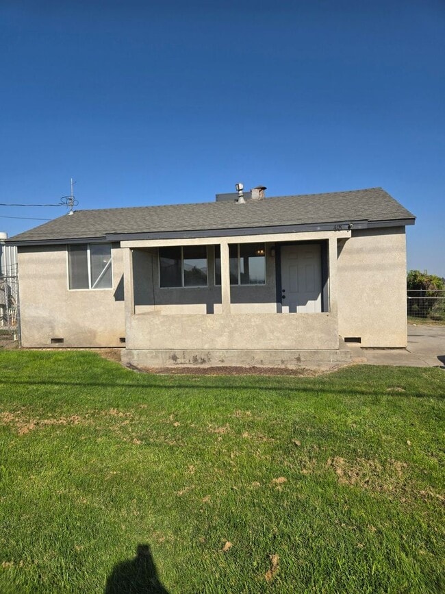 Building Photo - Turlock!