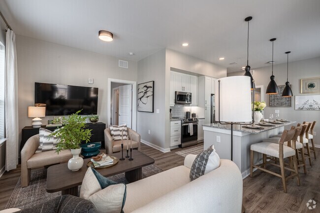 B4 - 2 habitaciones, 2 baños - 1179 pies cuadrados - Sala de estar - Pilot & Park