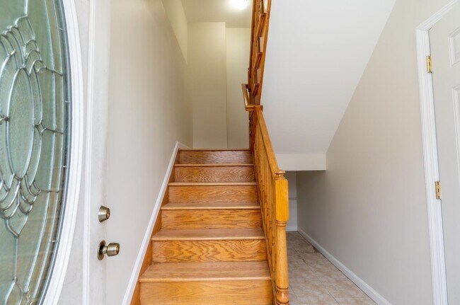 Foto del edificio - 325 CLAREMONT Ave