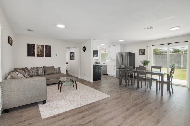 Foto del edificio - 1703 Ansbury Dr