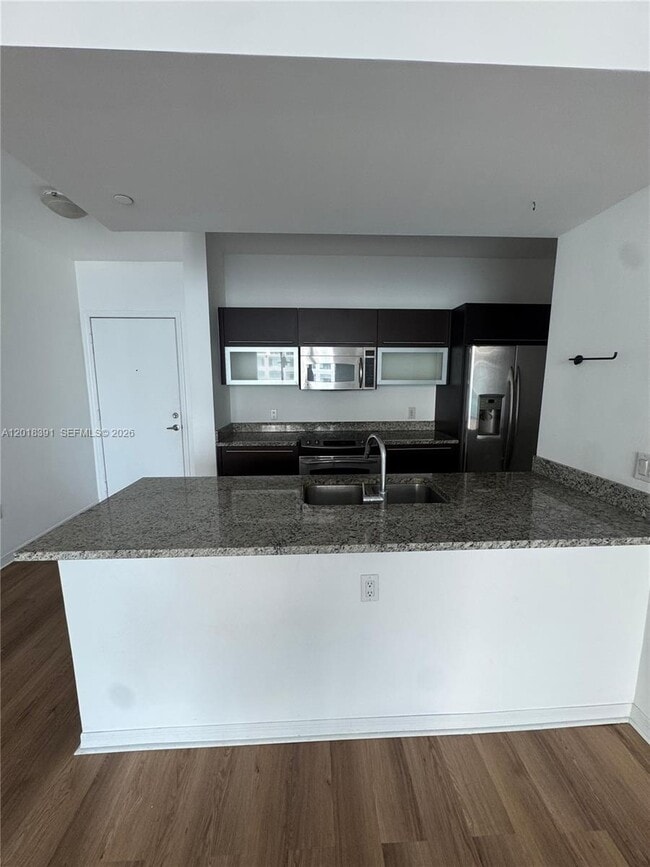 Building Photo - 951 Brickell Ave