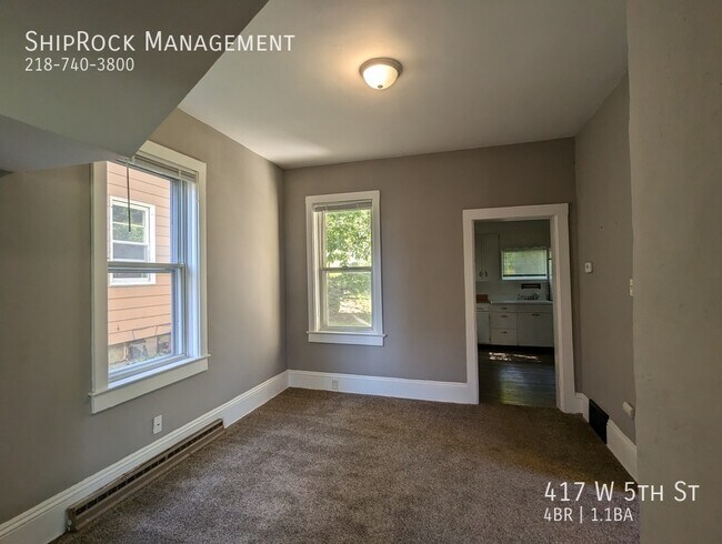 Foto del edificio - 417 W 5th St