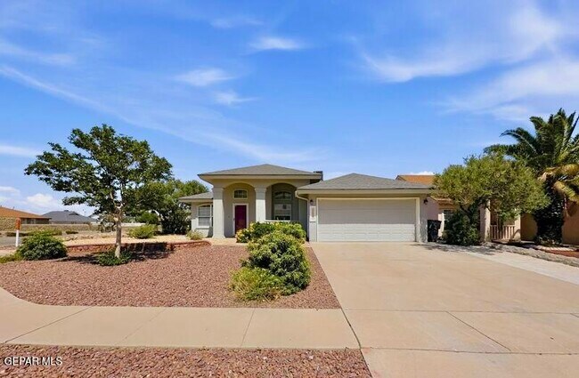 Building Photo - 10888 Loma Franklin Dr