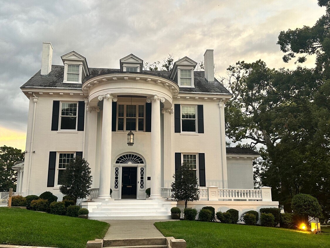 Foto del edificio - 324 Washington Ave SW