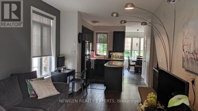 Building Photo - 393 Beechgrove Dr