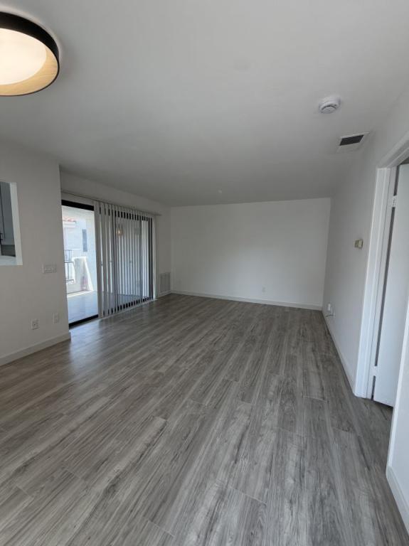 Foto del edificio - 8435 Westmore Rd