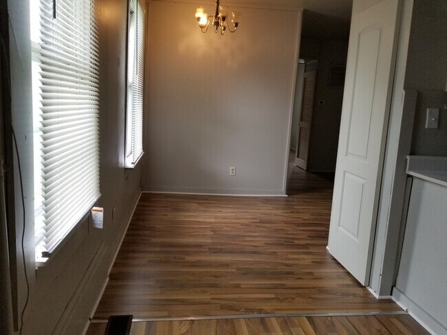 Foto del edificio - Cute and Cozy 2 Bedroom House