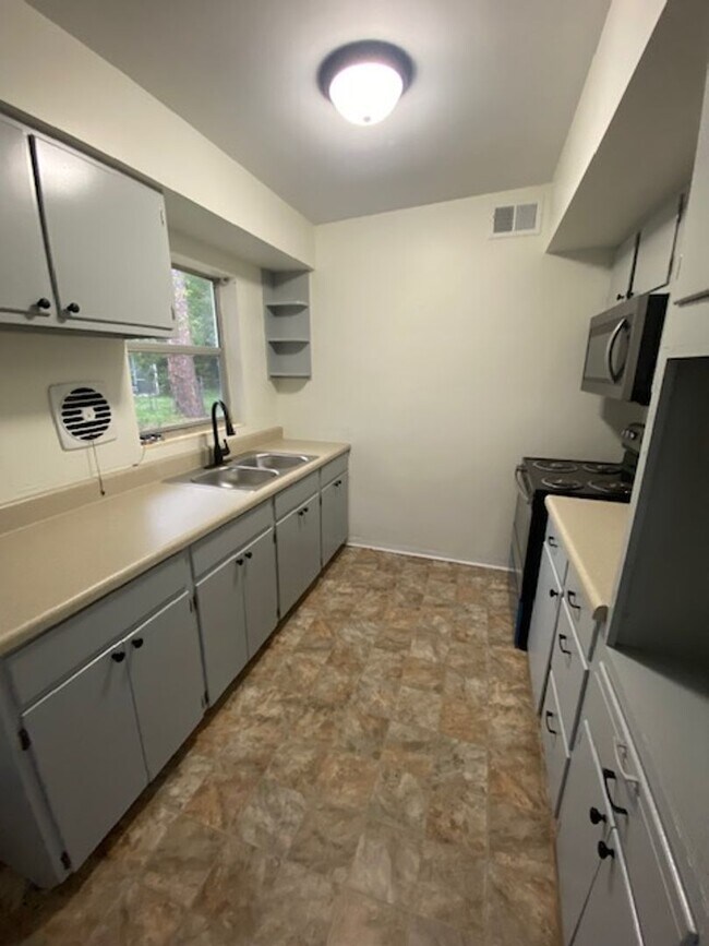 Foto del edificio - 2 Bed 1 Bath Home | Pet Friendly | Washer ...