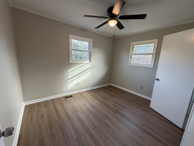 Building Photo - 307 Nancy Dr