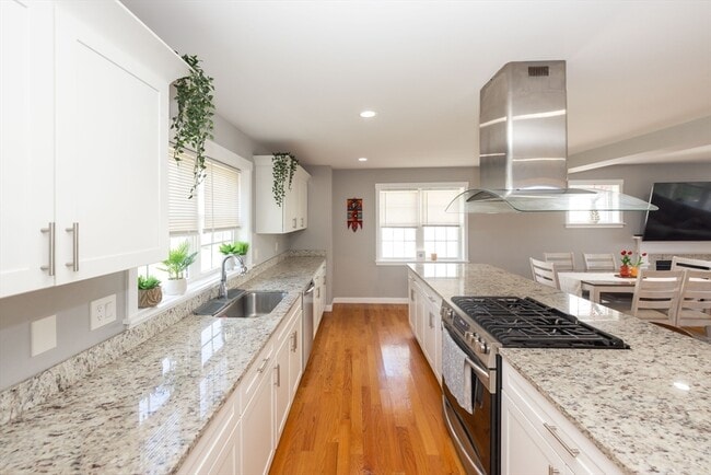 Building Photo - 18 Craftsman Ct
