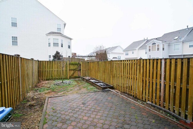Building Photo - 42995 Astell St