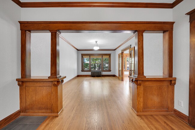 Building Photo - 2708 E 14th Ave