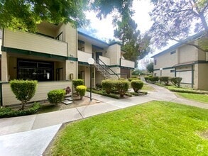 Building Photo - 2948 Flint St