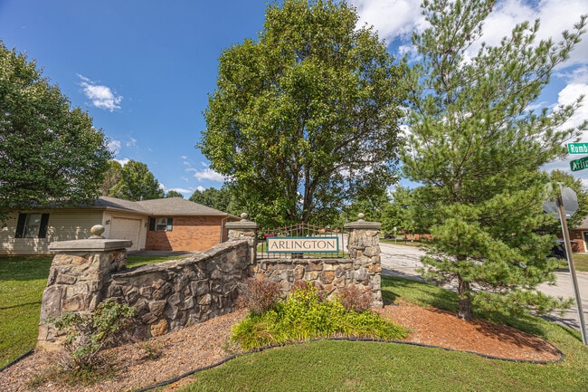 Building Photo - 552 Rumbach Ave