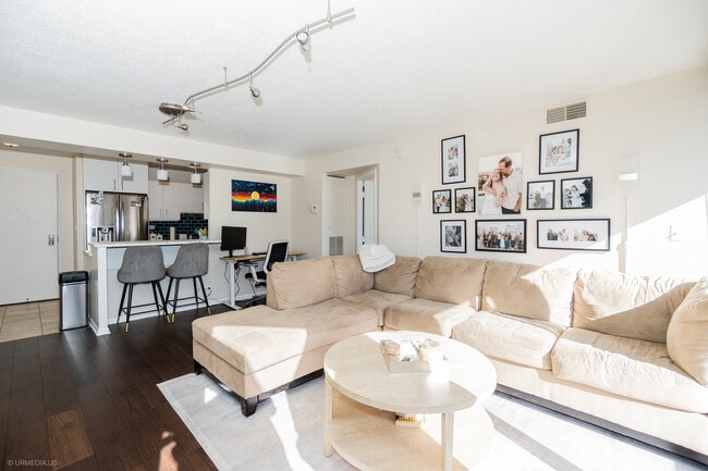 Foto del edificio - 1309 N Wells St