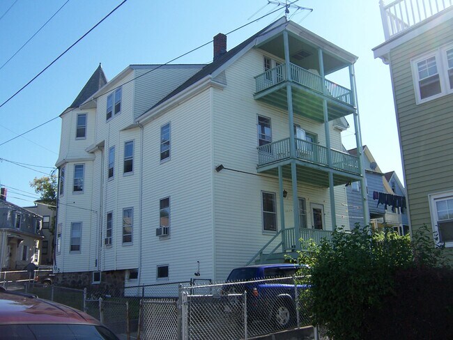 Foto del edificio - 20 Dexter St