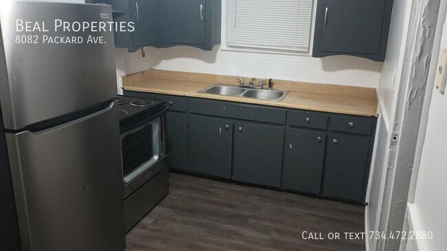 Foto del edificio - 8082 Packard Ave