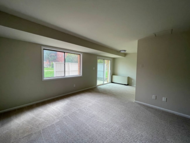 Photo - 4020 Washington Blvd Apartment