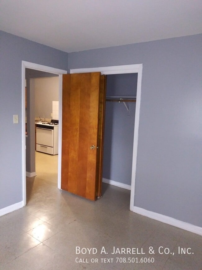 12401 Honore St Unit 041 08, Calumet Park, IL 60827 Room for Rent in