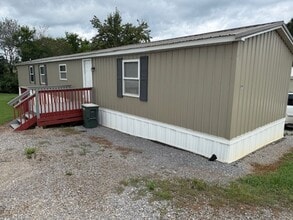 Building Photo - 1366 Maple Ln