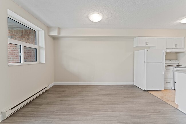 Building Photo - 1071 McDougall St