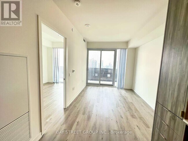 Building Photo - 138-7138 Downes St