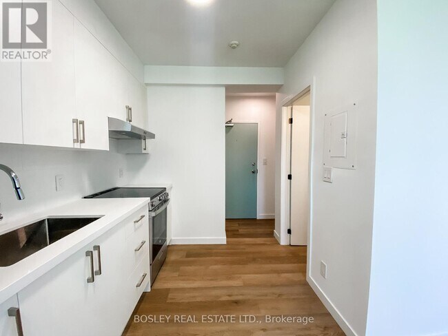 Building Photo - 11-11 Calvington Dr