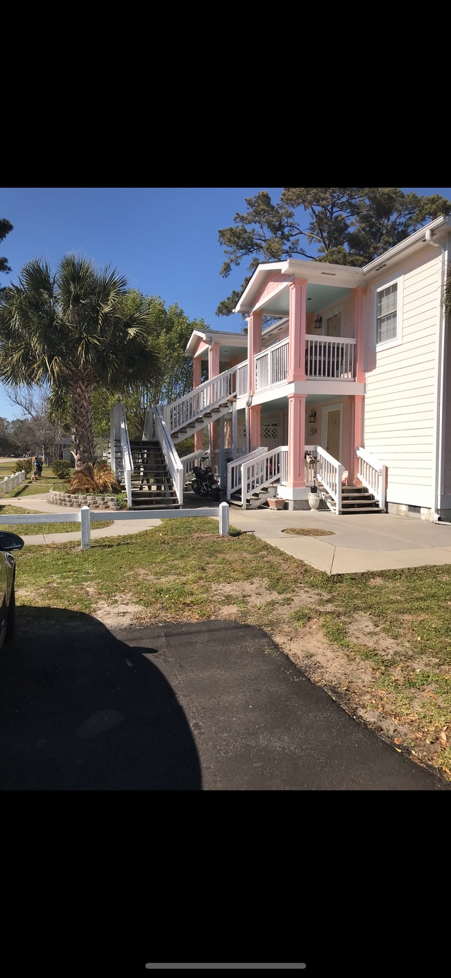 Building Photo - 408 Calhoun Dr