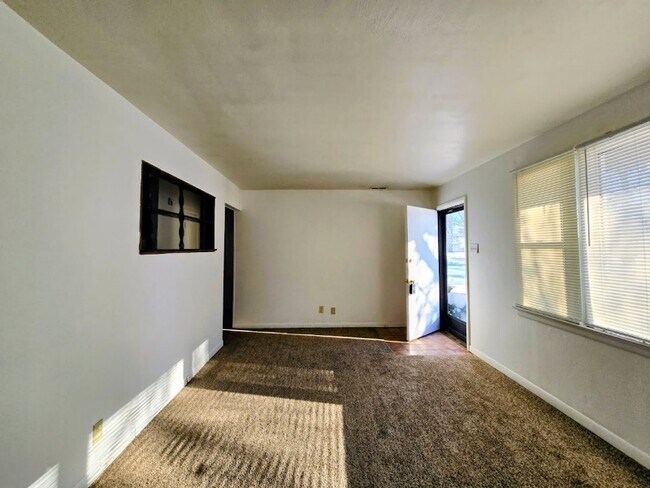 Foto del edificio - 19 Mary Ann Ct