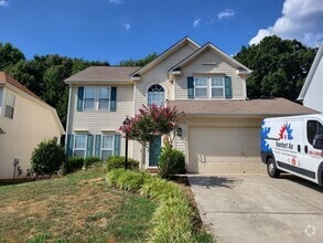 Building Photo - 2424 Thornfield Rd